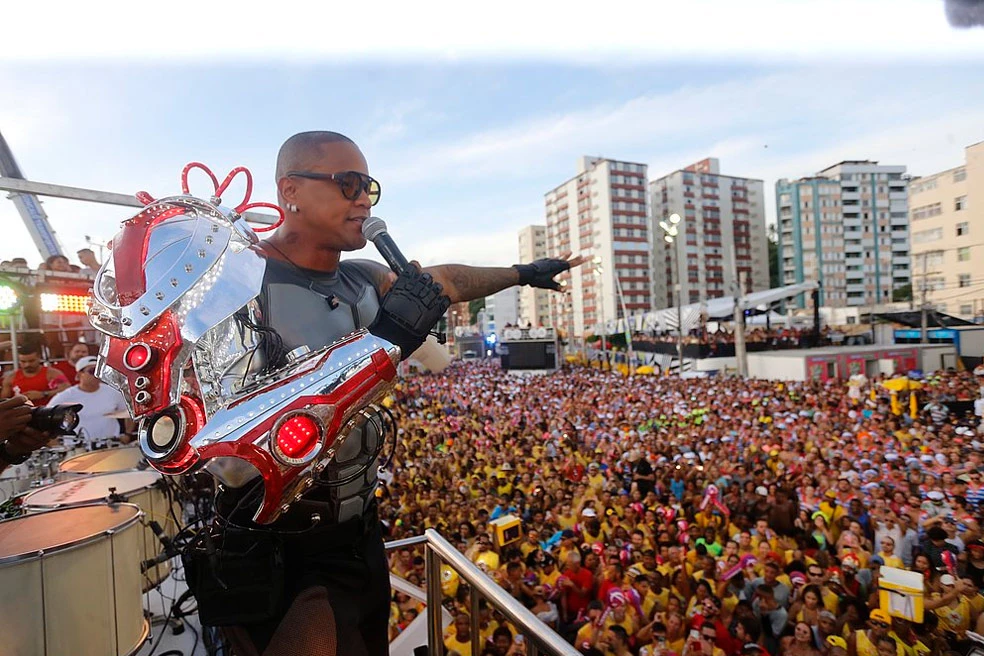 CARNAVAL: Bloco D'skolados sai na frente e lança abadá e sua